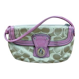 Gorgeous coach Pink turnlock Legacy wristlet Baguette wallet